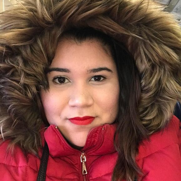 Meet your Posher, Jennifer - Picture 1 of 1